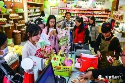 大家都在说新零售,看良品铺子双12线下怎样实现突破8000万销售额